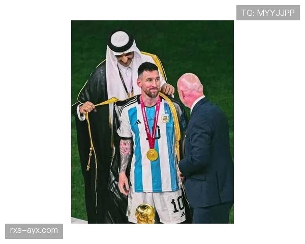 梅西圆梦世界杯：捧杯背后的坚持与荣耀时刻